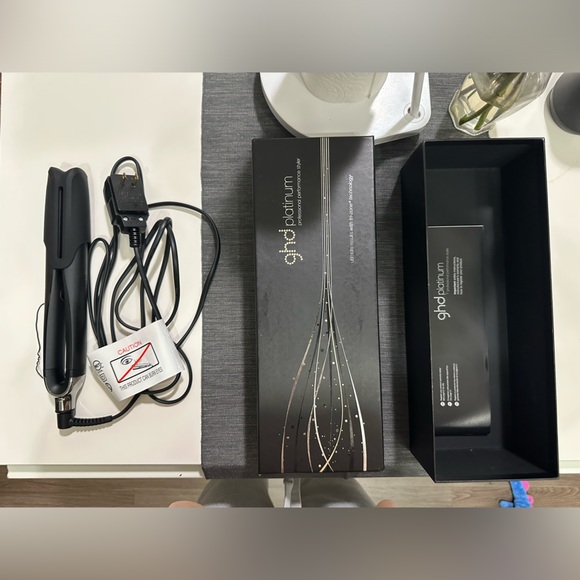 GHD Platinum professional performance styler - Picture 2 of 4